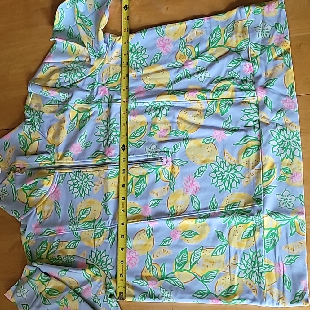 Lilly Pulitzer UPF 50+ Eleni Pullover - Picture 4 of 10